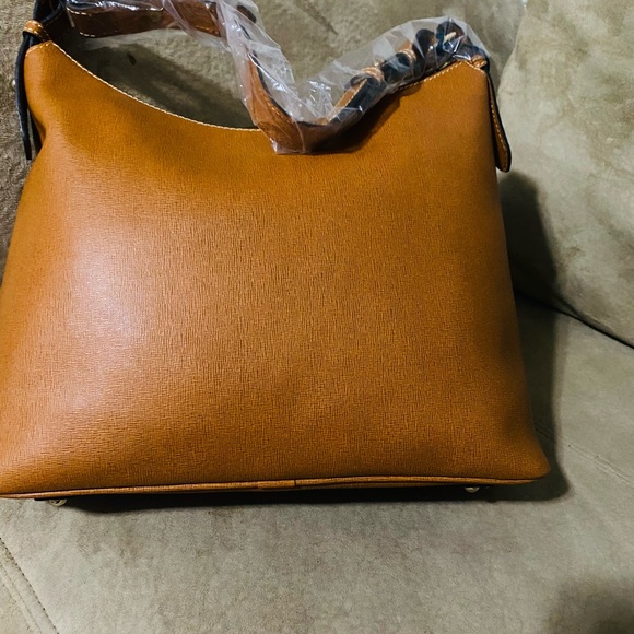 Dooney & Bourke saffiano hobo - Picture 4 of 11